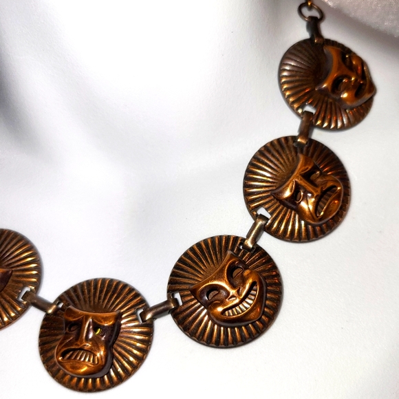 Vintage 70s Copper Comedy Tragedy Theater Mask Panel Link Bib Necklace - Picture 2 of 3